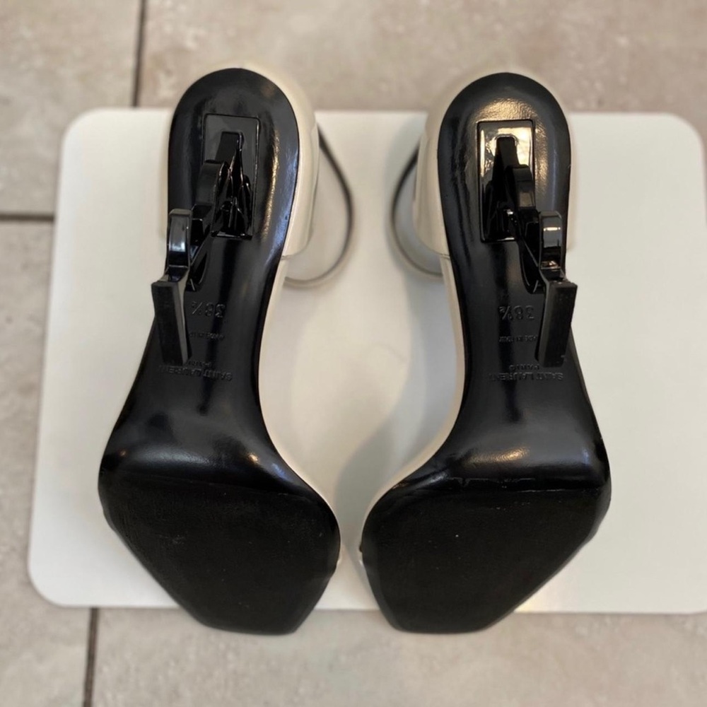 Pre-owned YSL Opium Sandals for Sale!
- Very good condition, minor wear